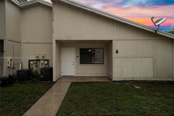 Park Place Townhomes, 5320 Elmhurst Rd #A, West Palm Beach, Florida 33417, image 3