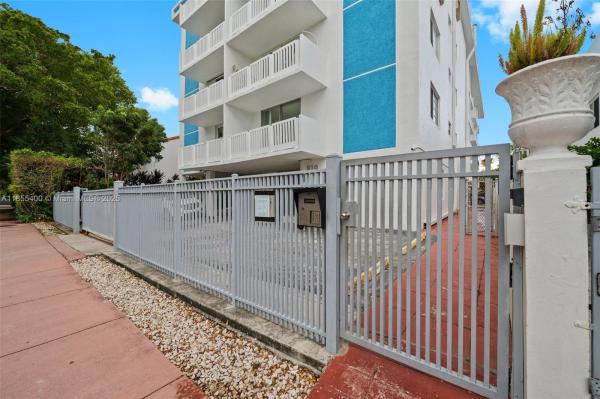 Michigan West, 910 Michigan Ave #403, Miami Beach, Florida 33139, image 1