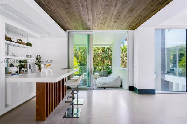 Tropical Isle Homes, 545 Sabal Palm Dr, Key Biscayne, Florida 33149, image 3