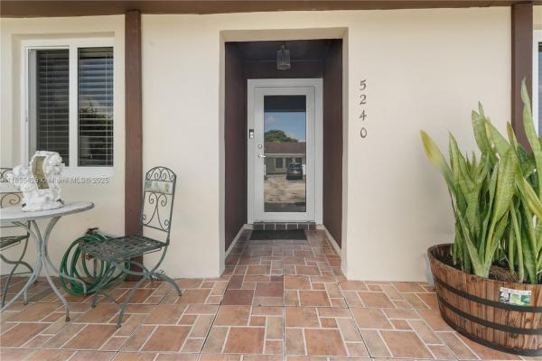 5240 SW 139th Pl, Miami, Florida 33175, image 1