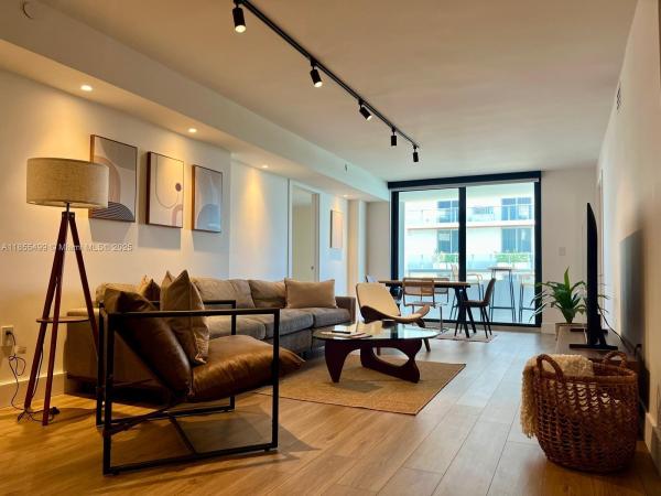 Indian Creek Club & Marina, 6820 Indian Creek Dr #5C, Miami Beach, Florida 33141, image 1
