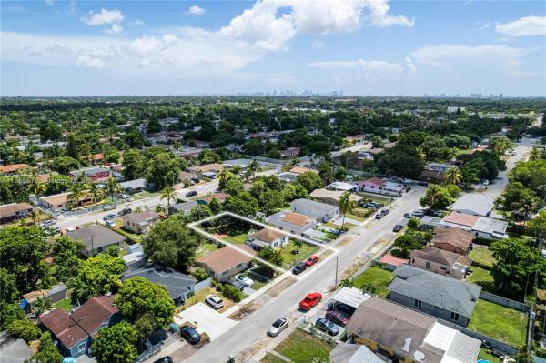 North Silver Crest, 1145 NW 106th St, Pinewood, Florida 33150, image 2