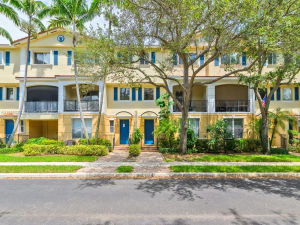 Parkside Square, 2867 S Oasis Dr, Boynton Beach, Florida 33426, image 1