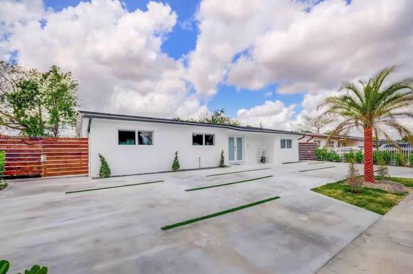 3530 SW 104th Ave, Unincorporated Dade County, Florida 33165, image 1