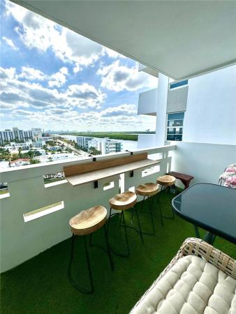 Hollywood Towers, 3111 N Ocean Dr #1011, Hollywood, Florida 33019, image 3
