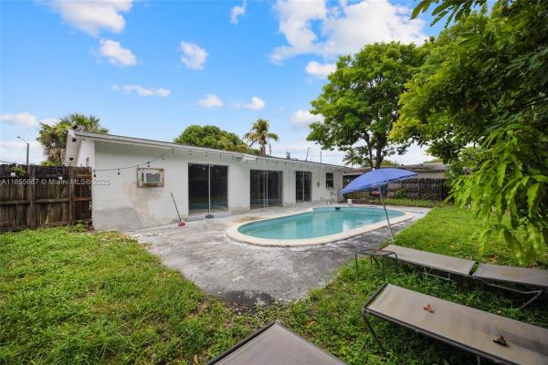 Holiday Village, 4210 NW 23rd St, Lauderhill, Florida 33313, image 3