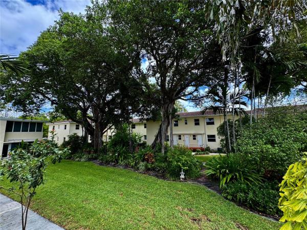 Shores Plaza East, 726 NE 92nd St #12L, Miami Shores, Florida 33138, image 2