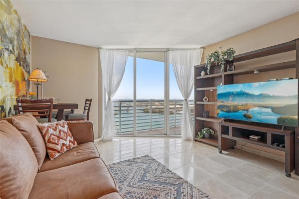 One Miami East, 335 S Biscayne Blvd 2810, Miami, Florida 33131, image 1
