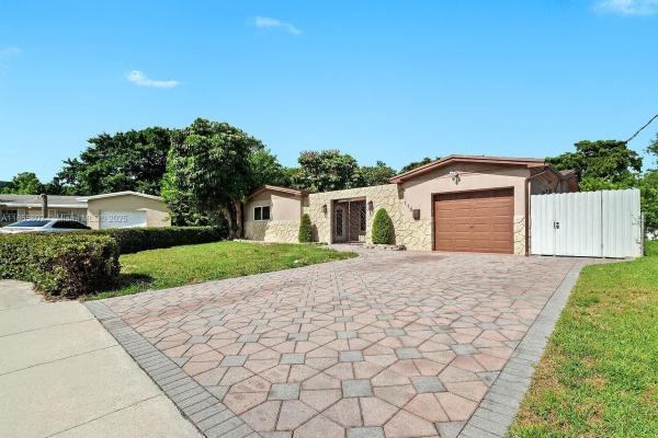 Boulevard Heights, 110 NW 78th Ave, Pembroke Pines, Florida 33024, image 1