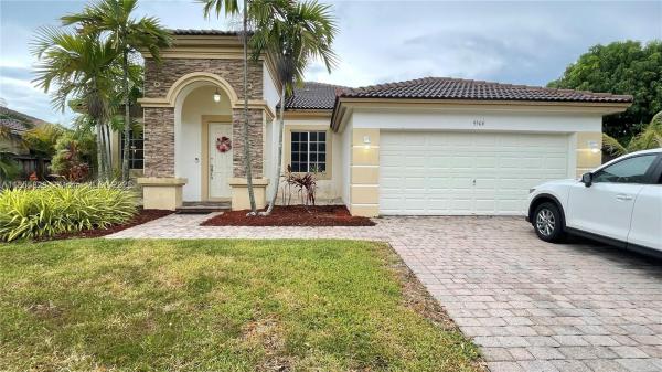 9506 SW 220th Ln, Cutler Bay, Florida 33190, image 2