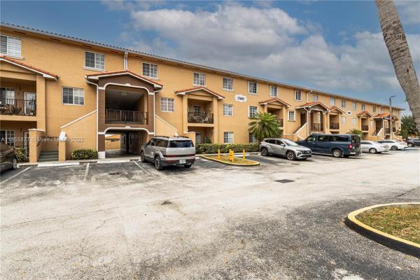 Poinciana Lakes Villas, 17405 NW 75th Pl #110, Hialeah, Florida 33015, image 1