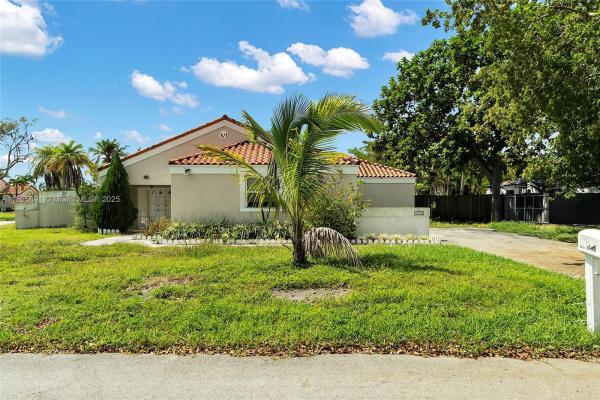 Weitzer Shauna Meadows, 15240 SW 152nd Ter, Richmond West, Florida 33187, image 2