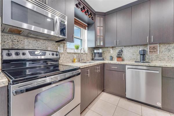 Boulevard Heights, 330 N 65th Ter, Hollywood, Florida 33024, image 3