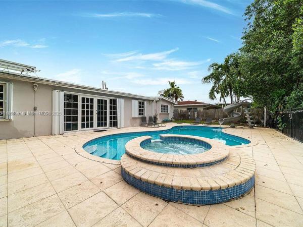 2340 NE 192nd St, Miami, Florida 33180, image 1