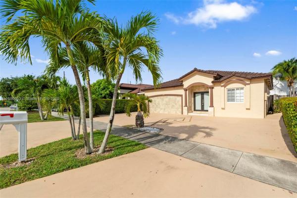 18348 SW 139th Pl, Unincorporated Dade County, Florida 33177, image 1