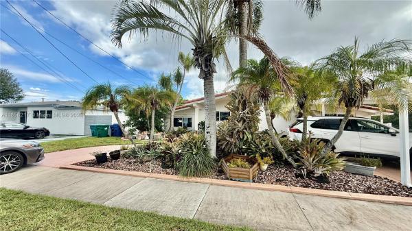 2500 NE 209th Ter, Miami, Florida 33180, image 1