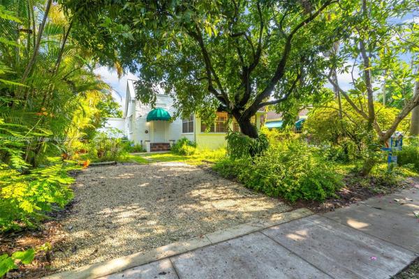 Cambridge Lawns, 6243 SW 57th St, South Miami, Florida 33143, image 2