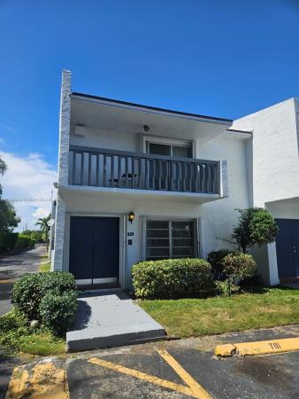 Heritage Square, 17180 SW 94 Ave 701, Palmetto Bay, Florida 33157, image 1
