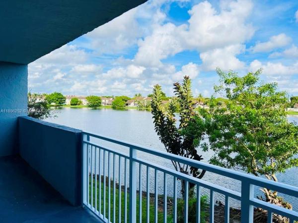9359 Fontainebleau Blvd #F201, Unincorporated Dade County, Florida 33172, image 1