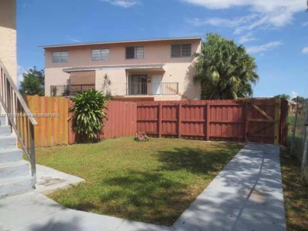 15665 SW 82 Circle Ln 4-4, Unincorporated Dade County, Florida 33193, image 1