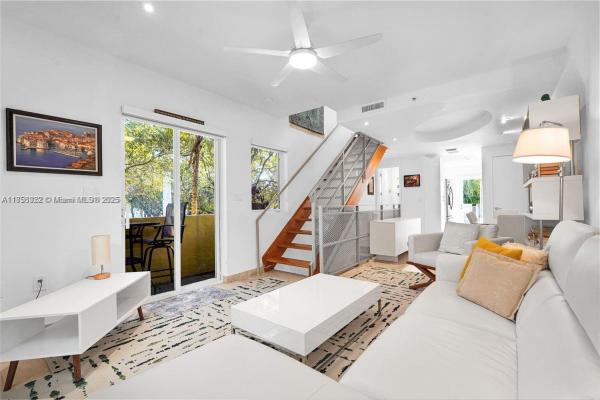 Washington Corner, 200 Washington Ave #15, Miami Beach, Florida 33139, image 1