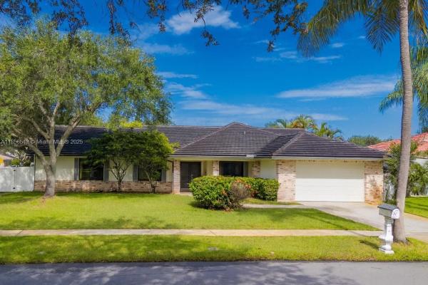 Pasadena Estates, 400 NW 202nd Way, Pembroke Pines, Florida 33029, image 2