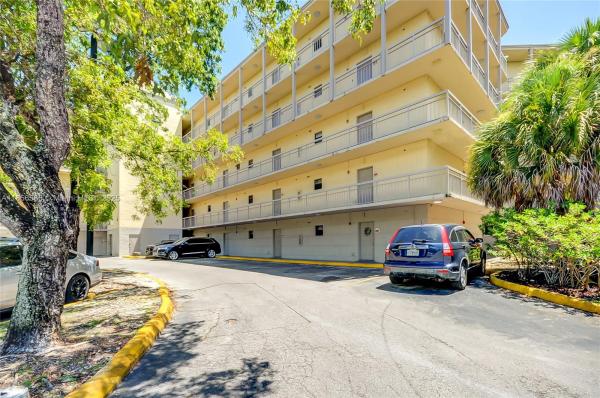 Las Vistas At Doral, 8290 Lake Dr #443, Doral, Florida 33166, image 2