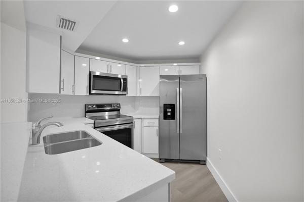9715 Fontainebleau Blvd #E108, Unincorporated Dade County, Florida 33172, image 1