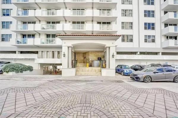 Carlisle On The Ocean, 9195 Collins Ave #PH4, Surfside, Florida 33154, image 1