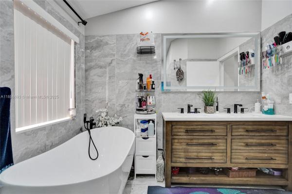 Bermuda Cove, 5540 NW 40th Ter, Coconut Creek, Florida 33073, image 2