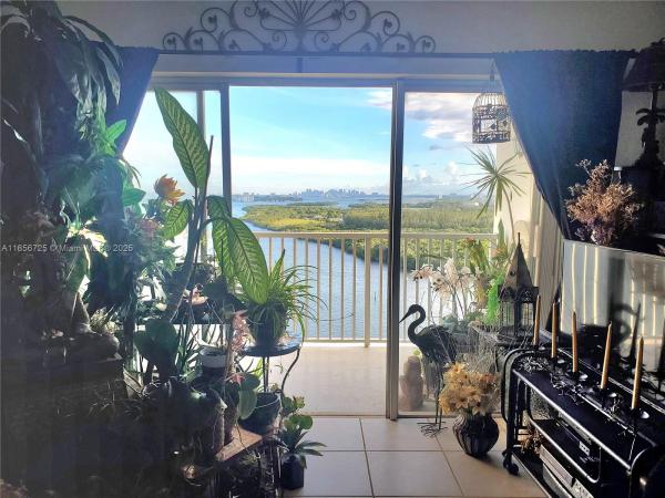 Arlen House Central, 300 Bayview Dr #1902, Sunny Isles Beach, Florida 33160, image 2