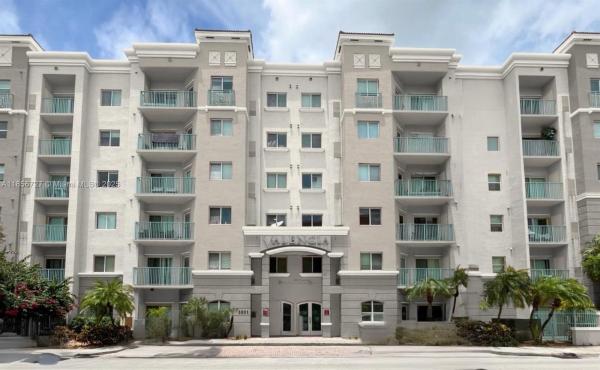 Valencia, 6001 SW 70 St 127, South Miami, Florida 33143, image 1