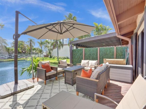 Harbourwood Villas, 2667 S Parkview Dr #2667, Hallandale Beach, Florida 33009, image 1