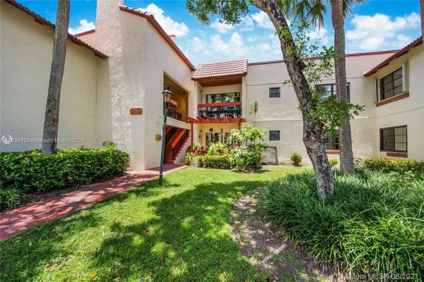 Lago Del Rey, 8550 SW 149 Ave 714, Kendall West, Florida 33193, image 2