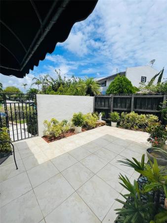 Snapper Creek Townhouses, 6501 SW 112th Ct, Kendall, Florida 33173, image 2