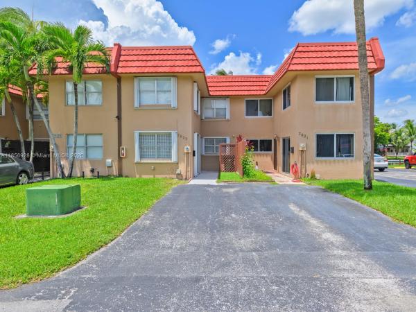 7023 NW 169th St 7023, Hialeah, Florida 33015, image 1