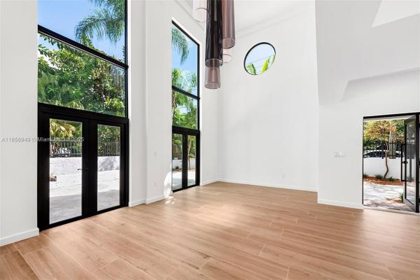 Rhodes, 3000 Blaine St, Miami, Florida 33133, image 1