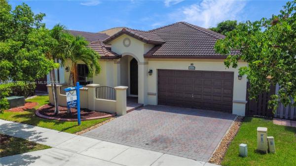 Enclave At Black Point Marina, 10502 SW 231st Ter, Cutler Bay, Florida 33190, image 2