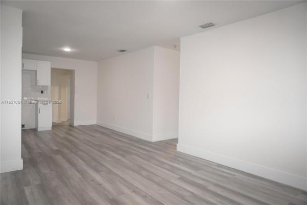 Ingleside Park, 4851 E 8th Ct, Hialeah, Florida 33013, image 2