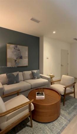 229 SW 9 St 403, Miami, Florida 33130, image 1