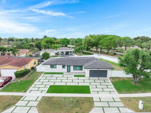 Pembroke Lakes, 1650 NW 114th Ave, Pembroke Pines, Florida 33026, image 1