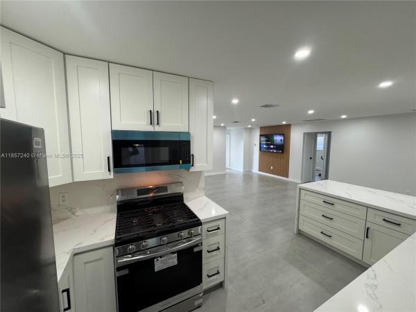 Sunrise Golf Village, 6861 NW 24th St, Sunrise, Florida 33313, image 1