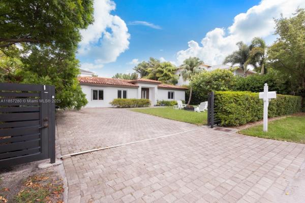 Biscayne Key Estates, 677 Hampton Ln, Key Biscayne, Florida 33149, image 1