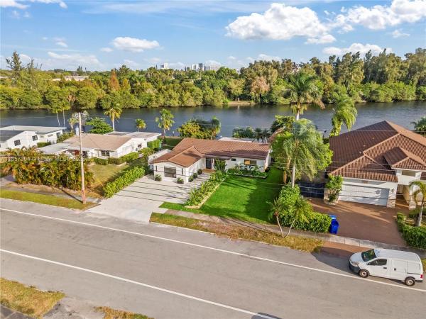 Orangebrook Golf Estates, 209 N 31st Ave, Hollywood, Florida 33021, image 2