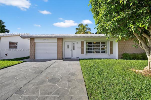 Sunset Isle 13, 8101 NW 59th Pl, Tamarac, Florida 33321, image 2