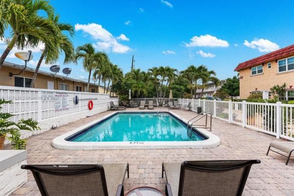 Pompano Place, 221 SE 9th Ave #202, Pompano Beach, Florida 33060, image 1