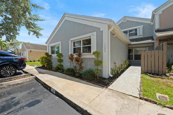 Flamingo Villas At Pembroke Lakes, 1382 NW 123rd Ave, Pembroke Pines, Florida 33026, image 1