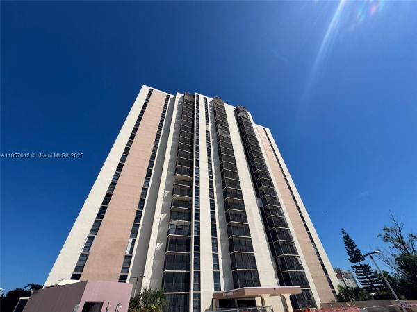 Coronado Tower 1, 20335 W Country Club Dr #1808, Aventura, Florida 33180, image 2