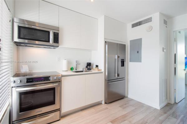 285 Sunrise Dr #210, Key Biscayne, Florida 33149, image 1