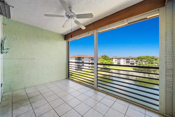 Lakes Of Carriage Hills, 4970 E Sabal Palm Blvd #403, Tamarac, Florida 33319, image 2